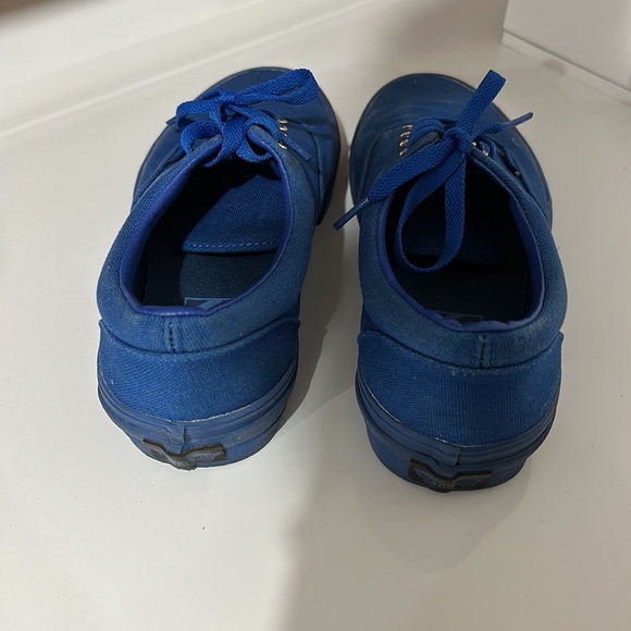 Vans - Picture 2 of 2